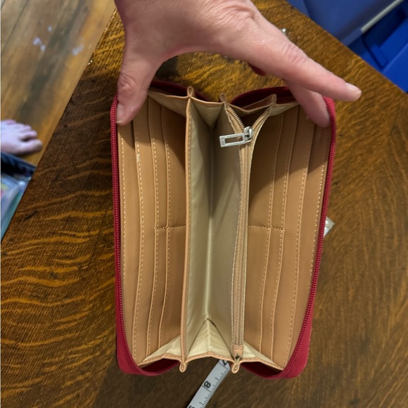 Guess Wallet - Picture 4 of 7